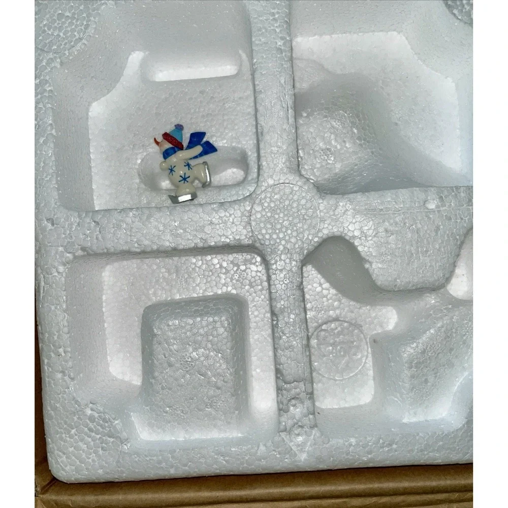 Home Interiors Musical Lighted Winter Scene Skating Snowman Figurine Works Great